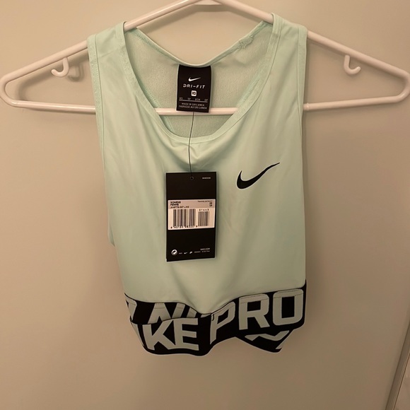 Nike Pro Cropped Women's Training Tank xs NWT - Picture 2 of 3